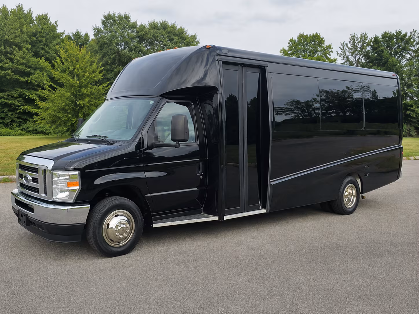 minibus rentals for smaller prom friend groups in west jordan
