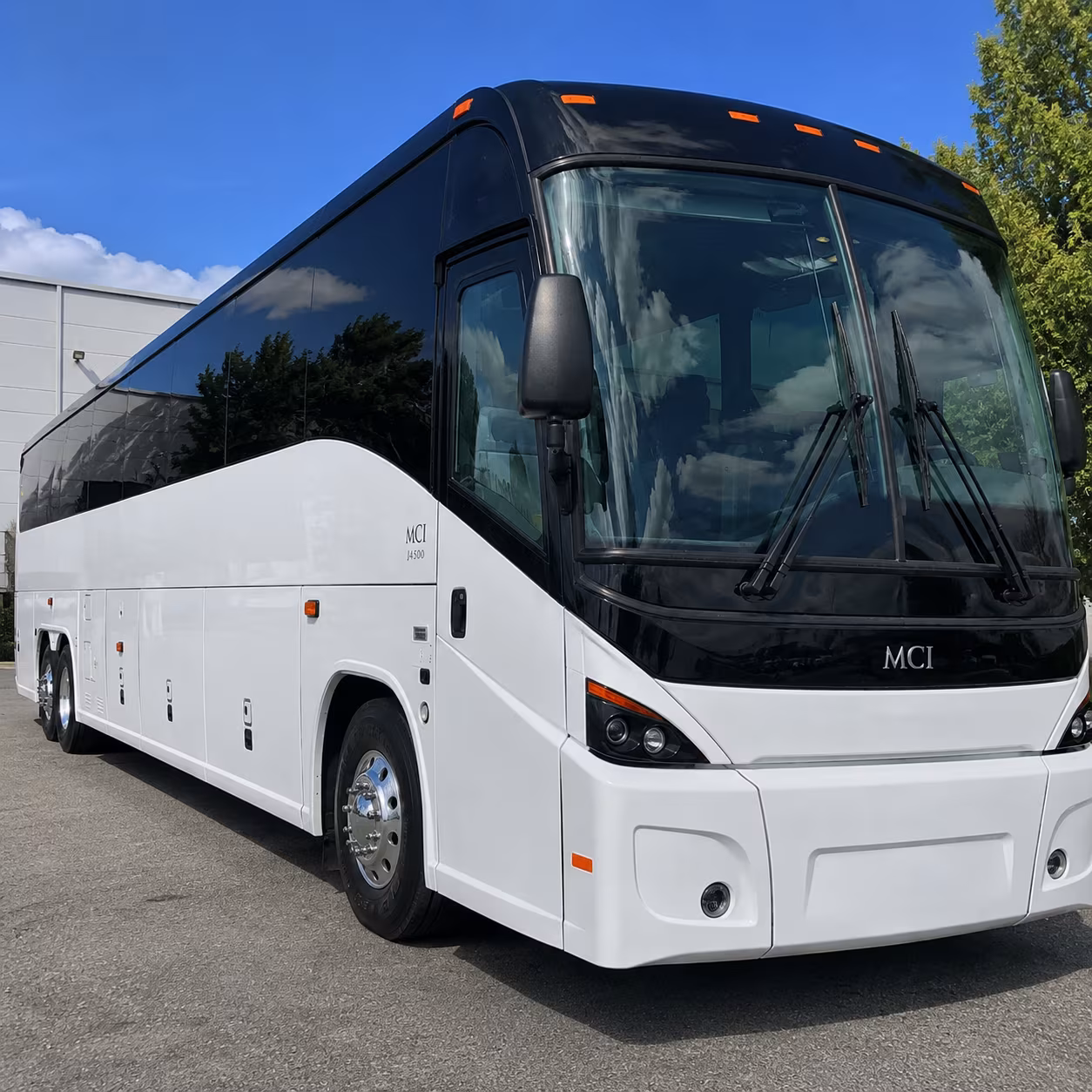 shuttle buses for the i 15 and silicon slopes commute